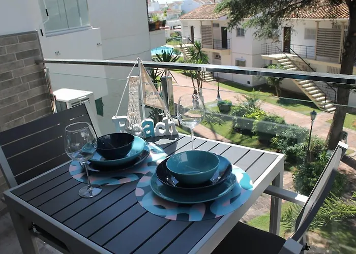 Bonito Ubicado En La Carihuela Торремолинос