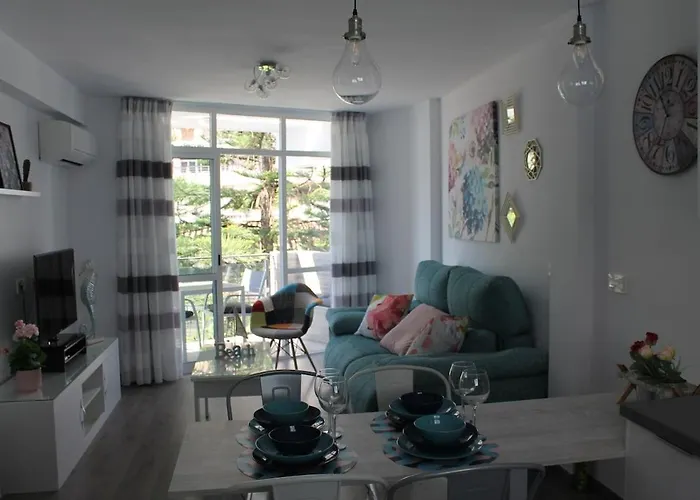 Bonito Ubicado En La Carihuela *